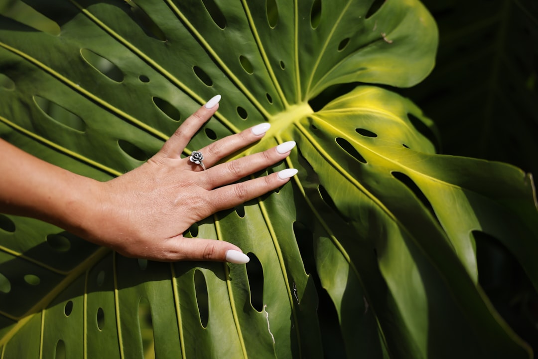 Zelf acrylnagels zetten met tips: zo doe je het stap voor stap
